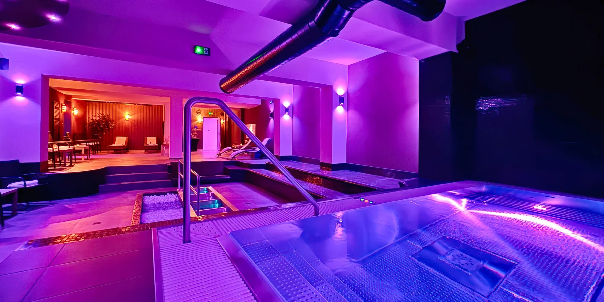 2 hodiny ve wellness se saunovým světem a vířivkou pro 1 nebo 2 osoby